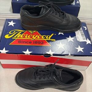 Thorogood Women Black Court Shoes in size 6W Slip Resistant